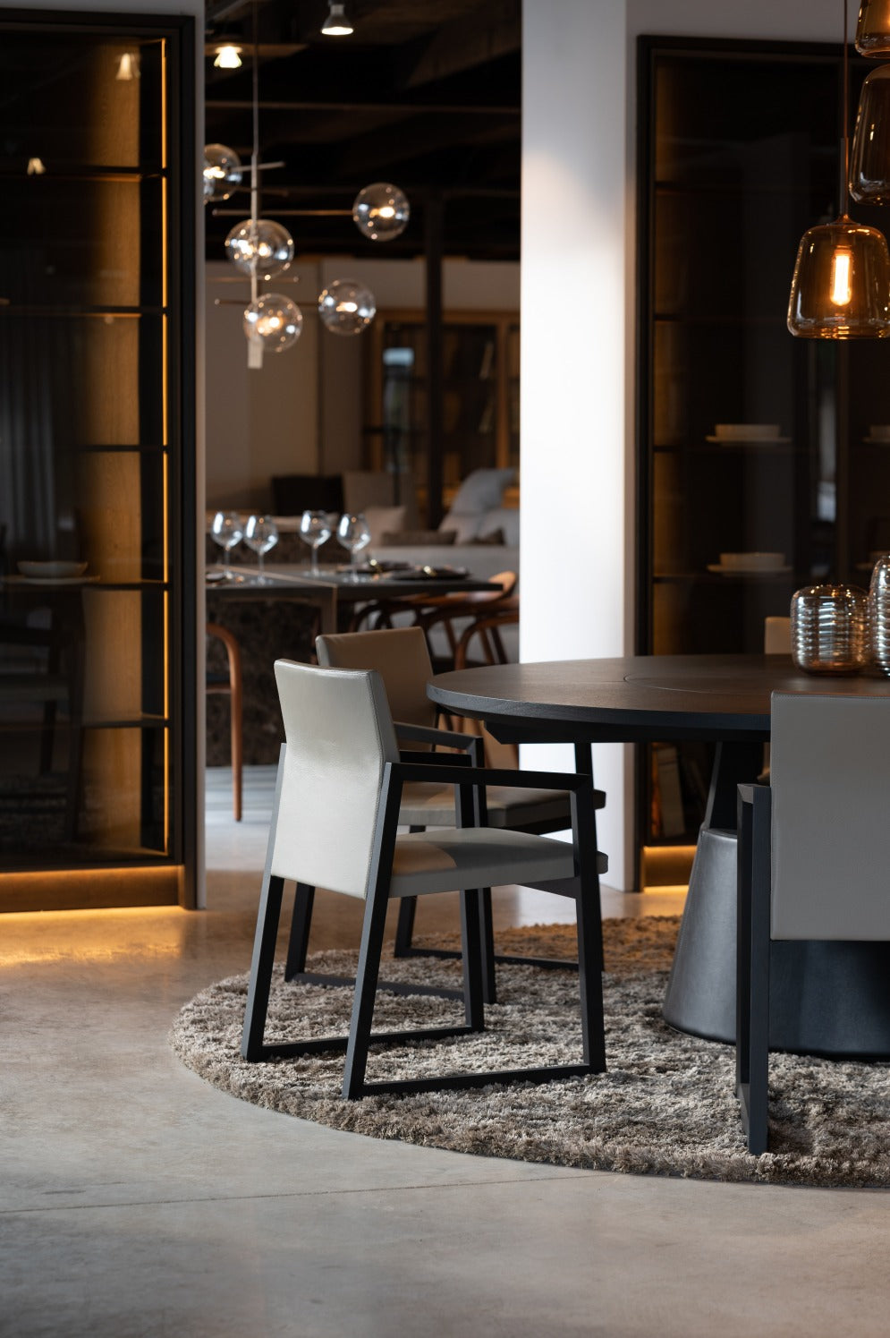 Rond_hoogpolig_vloerkleed_Penelope_Ecru_interieur