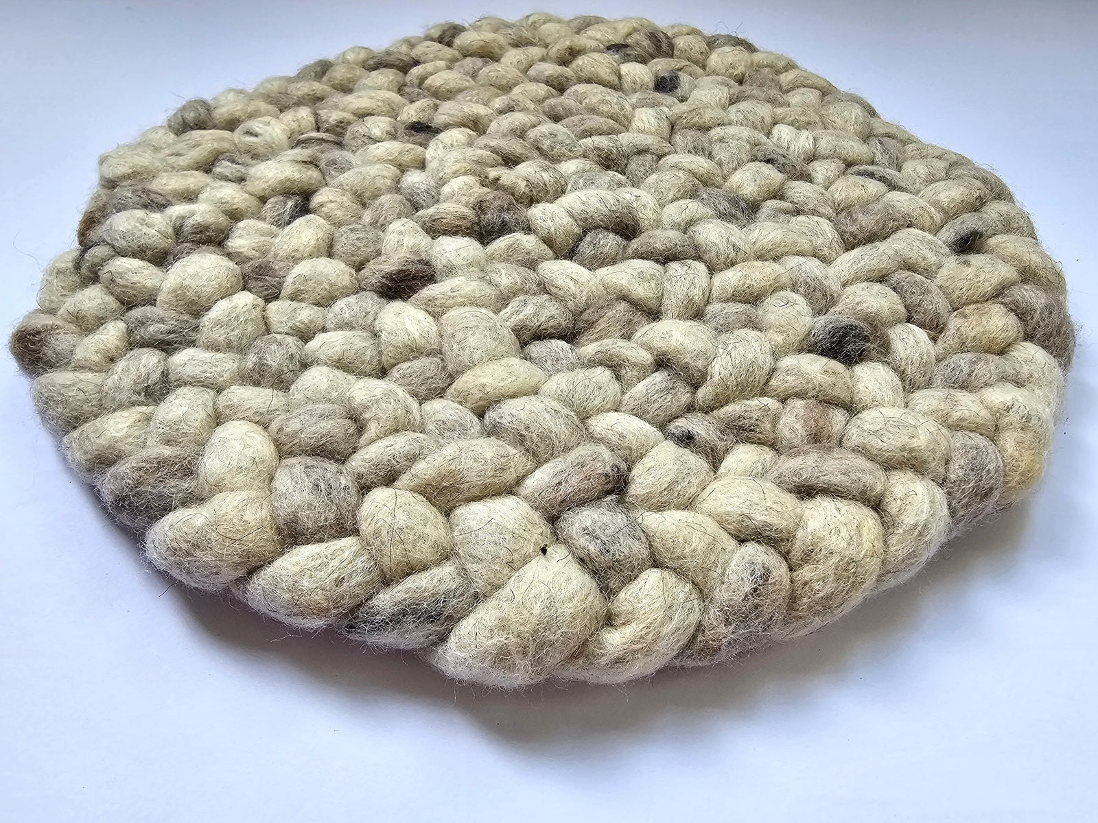 Rond wollen vloerkleed Romee in stock Donkerzand 07 detail