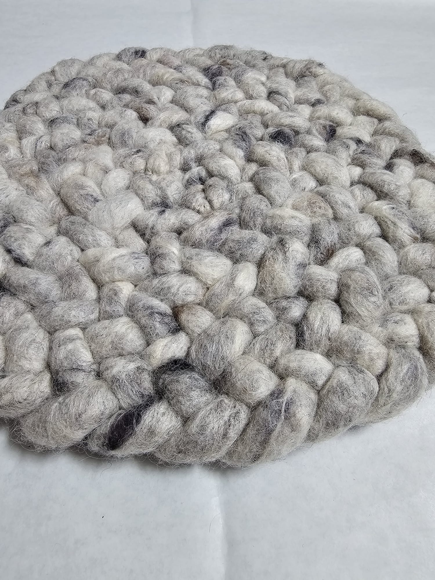 Rond wollen vloerkleed Romee in stock Licht Grijs 03 detail