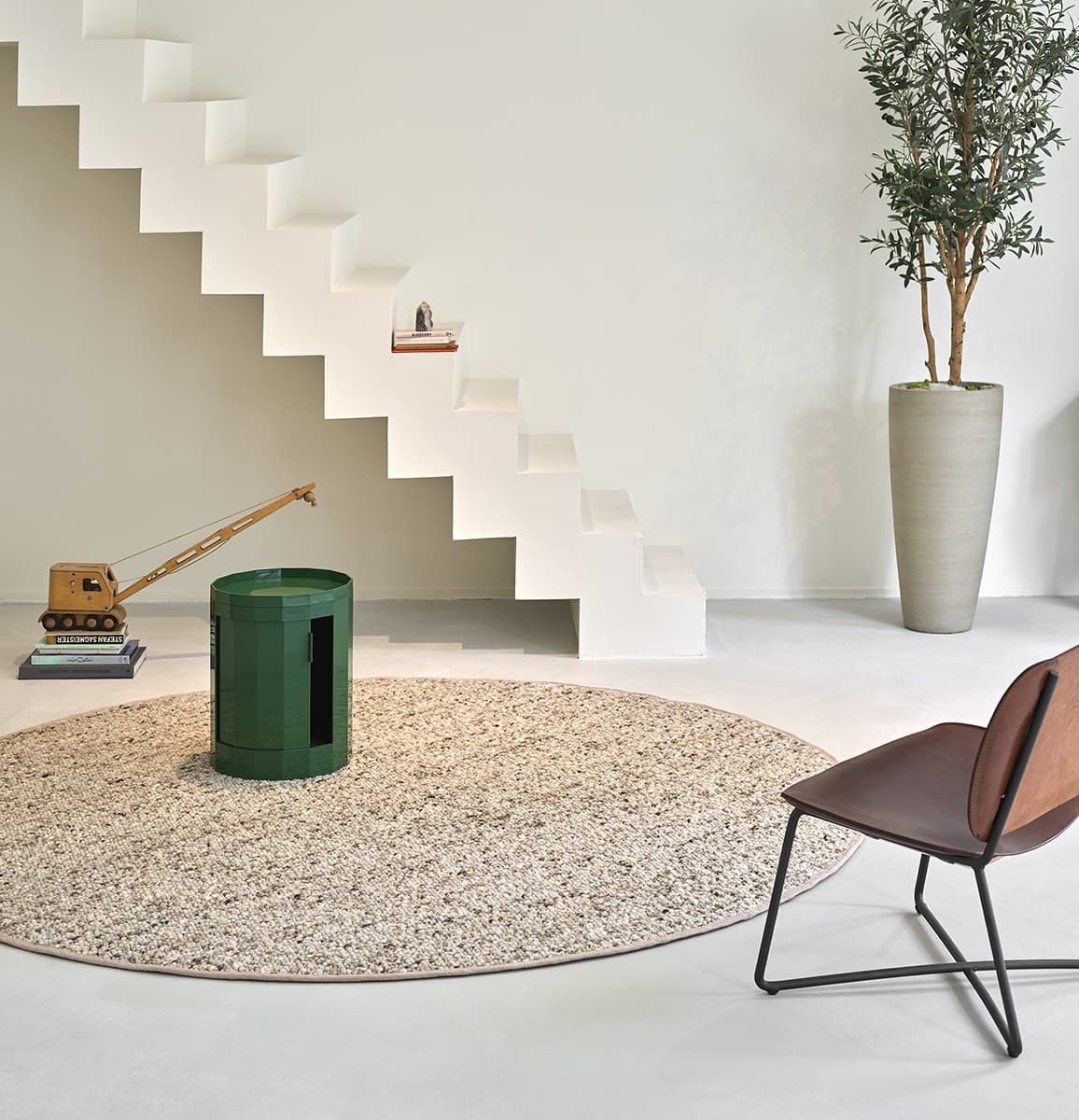 Rond grof wollen vloerkleed Nomi rond Nature mix 136 sfeer1