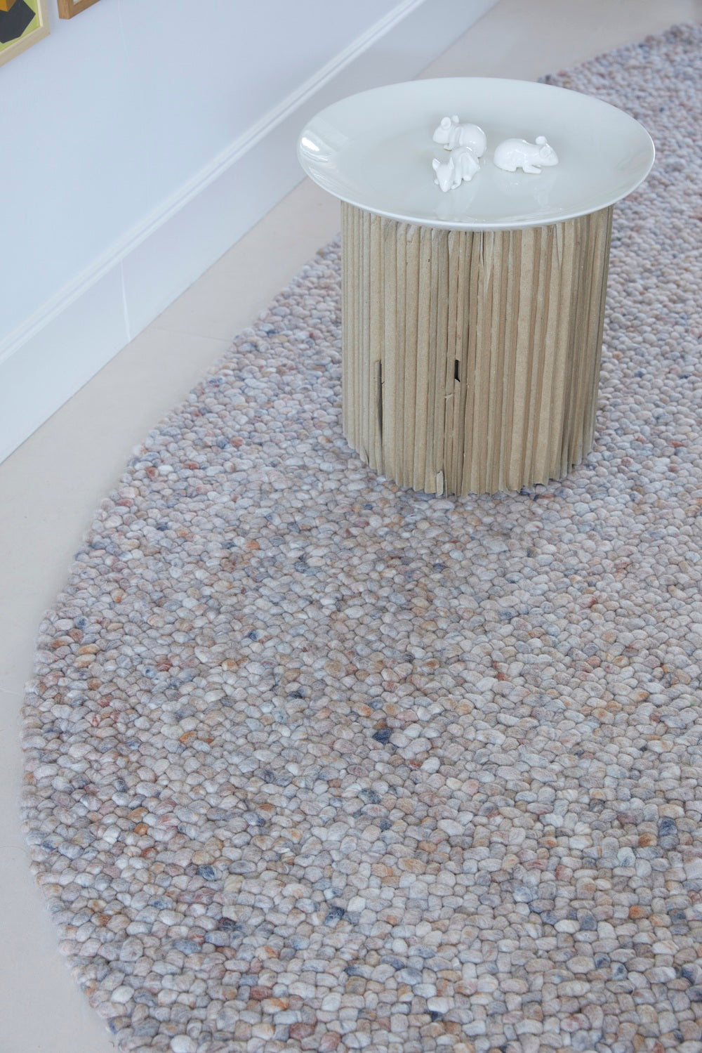 Rond wollen vloerkleed Romee poeder ovaal detail