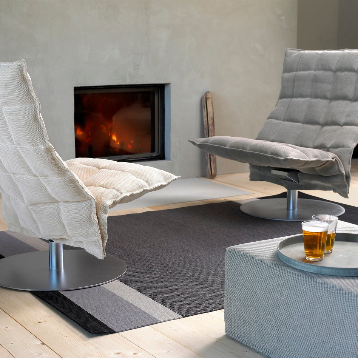 Design vloerkleed Woodnotes Panorama Black – Light Grey 1330930; Design vloerkleed Woodnotes Panorama Black – Light Grey 1330930; Design vloerkleed Woodnotes Panorama Black – Light Grey 1330930; Design vloerkleed Woodnotes Panorama Black – Light Grey 1330930