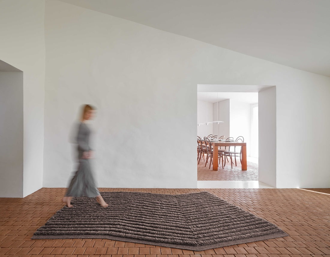 Design vloerkleed Gan Rugs Lines Charcoal; Design vloerkleed Gan Rugs Lines Charcoal; Design vloerkleed Gan Rugs Lines Charcoal; Design vloerkleed Gan Rugs Lines Charcoal; Design vloerkleed Gan Rugs Lines Charcoal